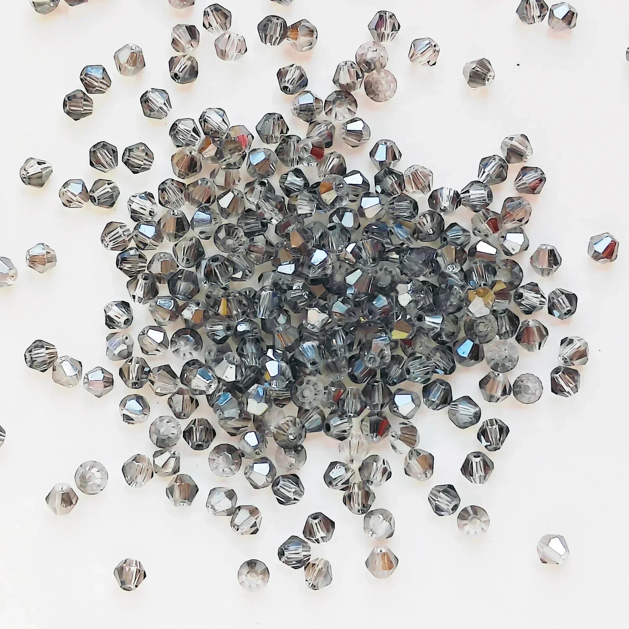 100PCS 4MM Shiny Faceted Austria Crystal Beads Bicone Beads Loose Spacer Beads for Jewelry Making DIY Bracelet Necklace Pendant