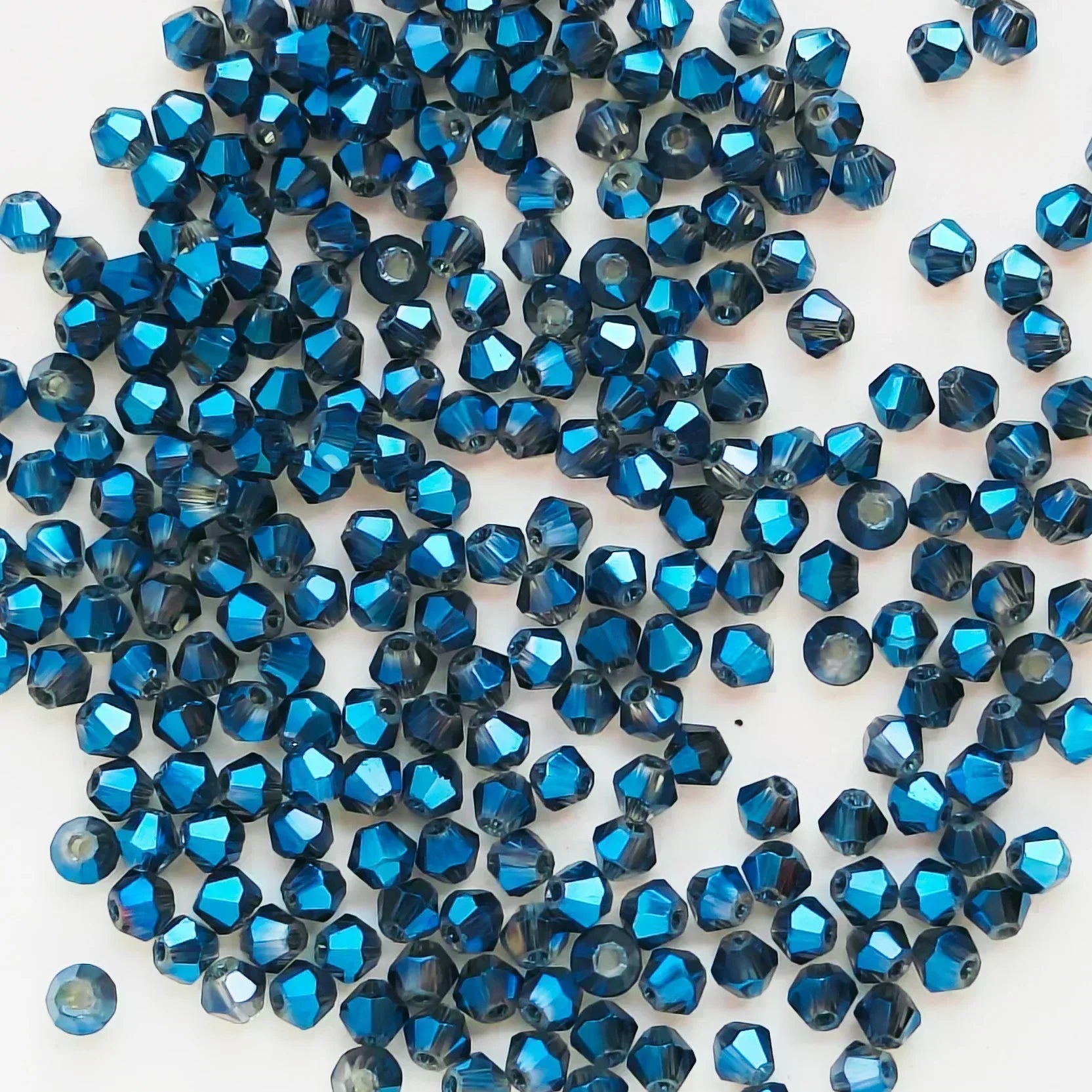 100PCS 4MM Shiny Faceted Austria Crystal Beads Bicone Beads Loose Spacer Beads for Jewelry Making DIY Bracelet Necklace Pendant