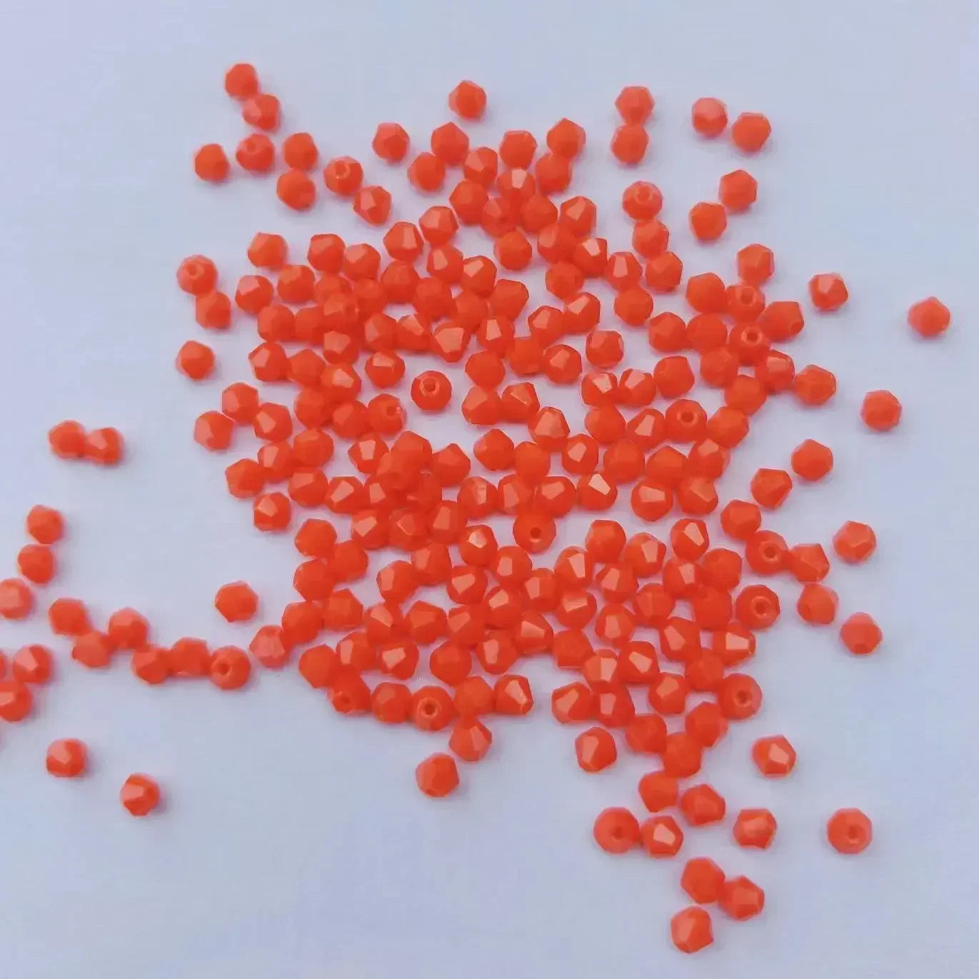 100PCS 4MM Shiny Faceted Austria Crystal Beads Bicone Beads Loose Spacer Beads for Jewelry Making DIY Bracelet Necklace Pendant