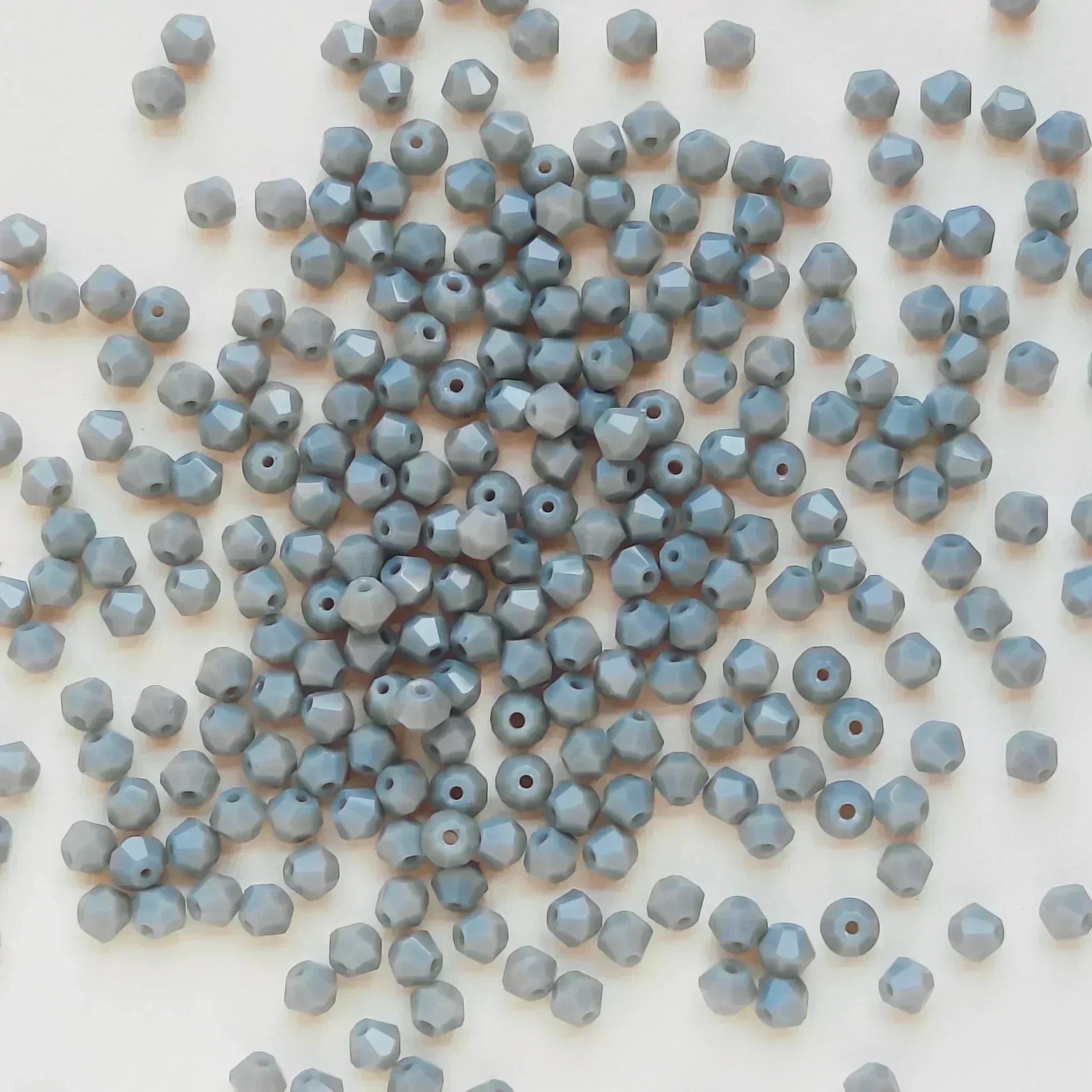 100PCS 4MM Shiny Faceted Austria Crystal Beads Bicone Beads Loose Spacer Beads for Jewelry Making DIY Bracelet Necklace Pendant