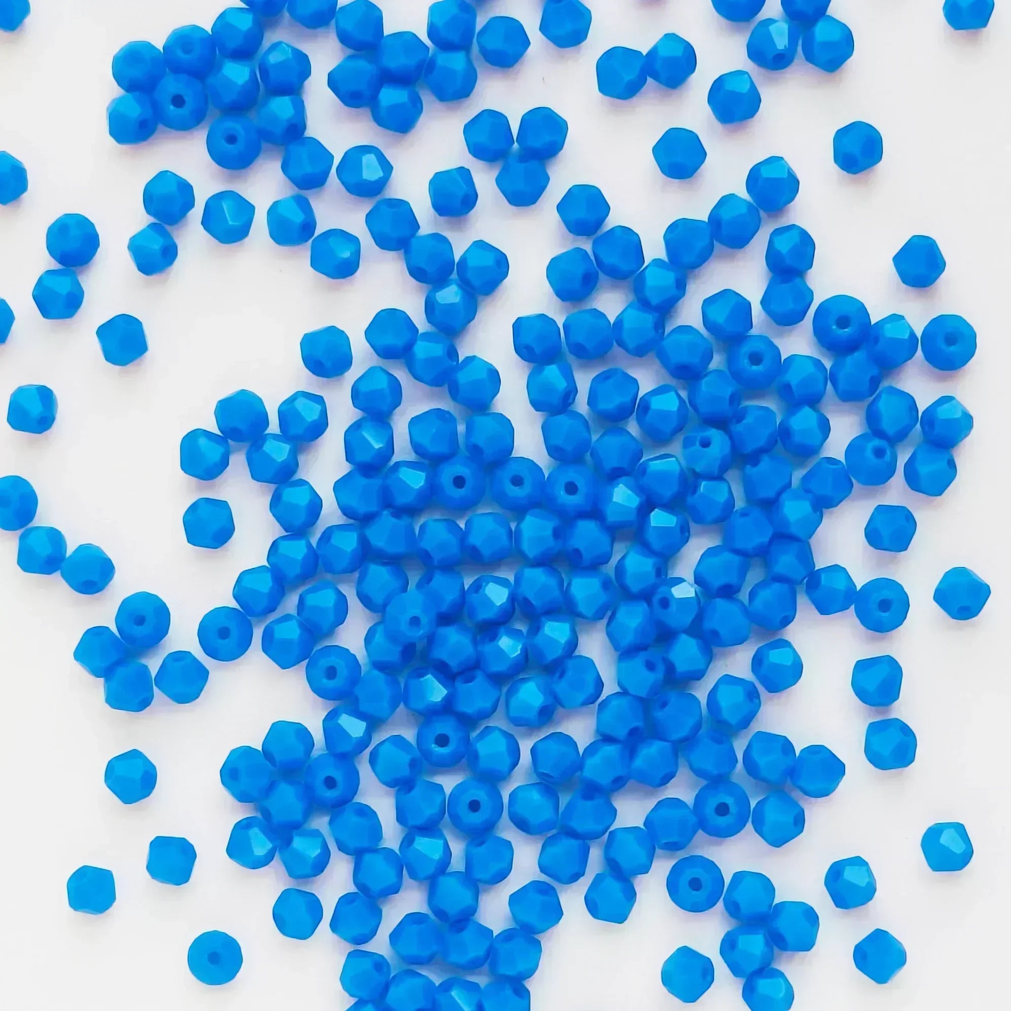 100PCS 4MM Shiny Faceted Austria Crystal Beads Bicone Beads Loose Spacer Beads for Jewelry Making DIY Bracelet Necklace Pendant