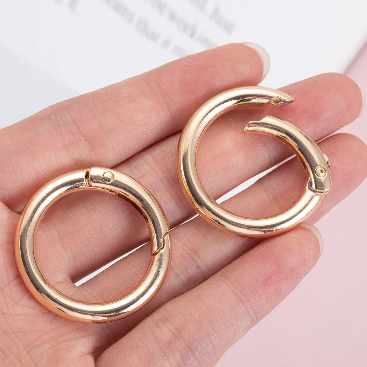 5pcs Round Spring Clasp Keychain Ring Openable Carabiner Hook Buckle Connector for DIY Jewelry Making Phone Bag Accessories
