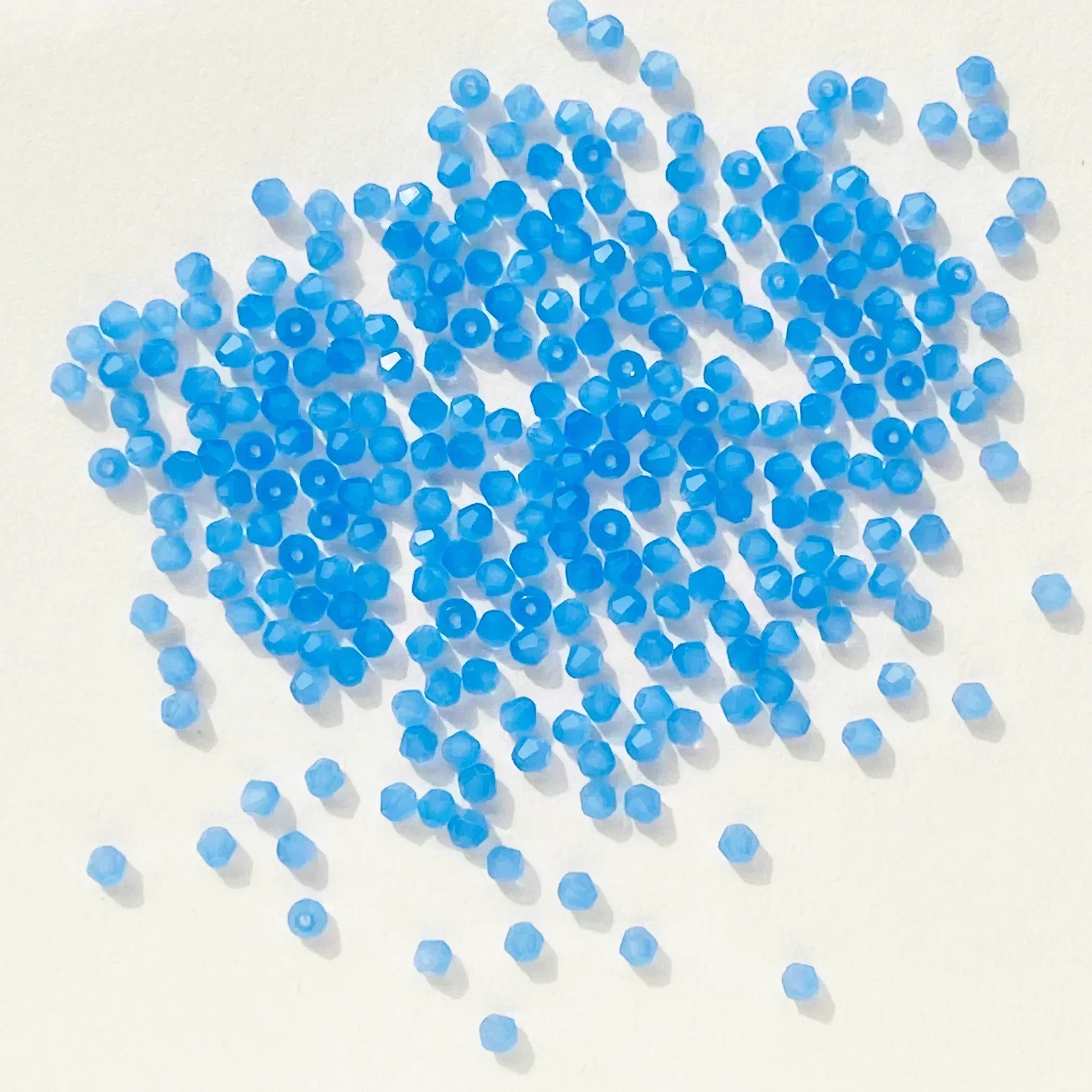 100PCS 4MM Shiny Faceted Austria Crystal Beads Bicone Beads Loose Spacer Beads for Jewelry Making DIY Bracelet Necklace Pendant