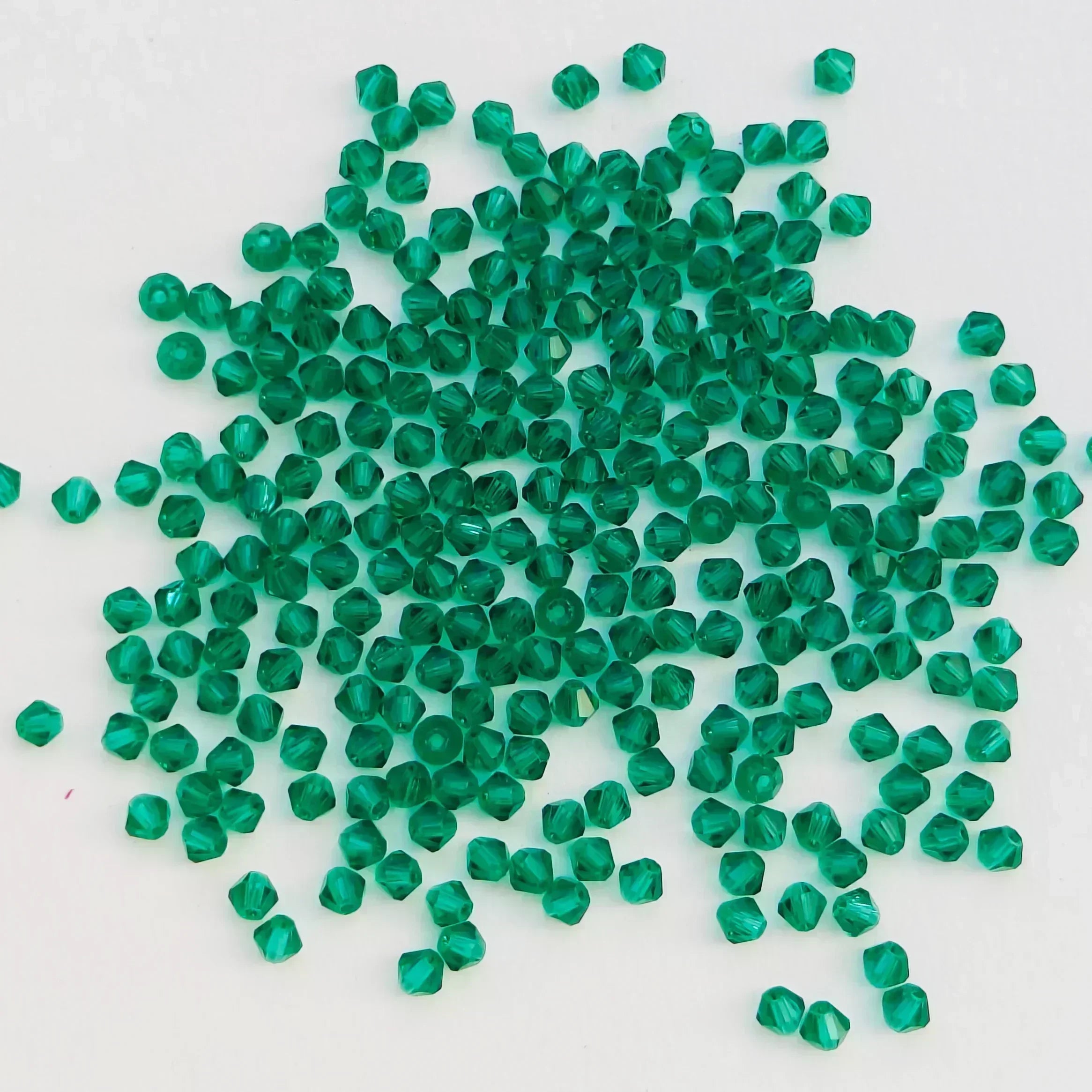 100PCS 4MM Shiny Faceted Austria Crystal Beads Bicone Beads Loose Spacer Beads for Jewelry Making DIY Bracelet Necklace Pendant